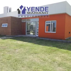 HERMOSA CASA EN B° PRIVADO