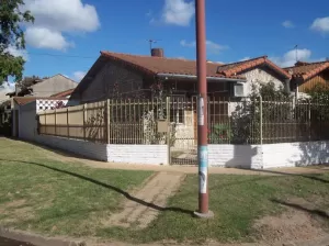 NUEVO VALOR - VC305 - VENTA CASA 3 amb.