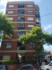 DEPARTAMENTO 2 AMB. GRANDES C/ BALCÓN EN CONTRA FRENTE