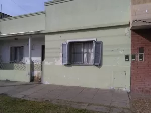 Casa de 3 Ambientes a 150 mts de Santos Vega