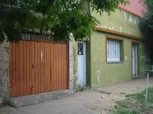 Casa 3 ambientes a refaccionar