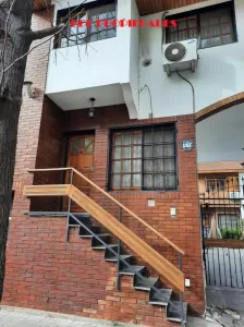 DUPLEX CUATRO AMBIENTES CON COCHERA