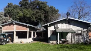Casa Quinta sobre Gutierrez, a metros de Luro, Glew