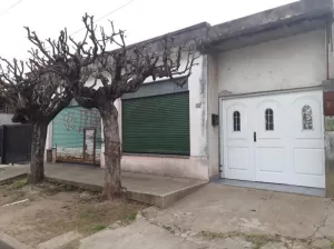 CASA AMERICANA CON LOCAL EN ITUZAINGO