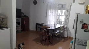 Venta de casa de dos plantas con departamento independiente