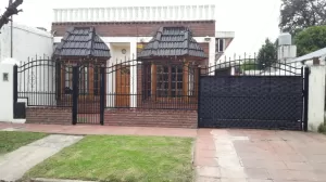 VENTA CHALET DE 4 AMB.ITUZAINGO
