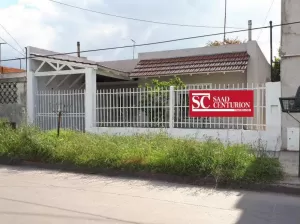 CASA DE 4 AMBIENTES CON GARAGE V,TESSEI