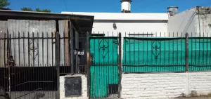 VENTA DOS CASAS MERLO CON GARAGE