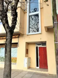 DOS AMBIENTES CENTRICO 2° PISO POR ESCALERA A REFACCIONAR