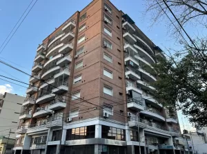 Excelente departamento al frente de 3 ambientes