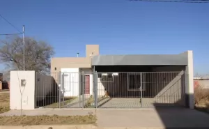 CASA EN URBANIZACIÓN ESTACIÓN ALVARADO