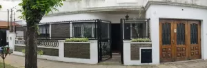 CASA 4 AMB CON FONDO Y TERRAZA CON DEPTO A TERMINAR