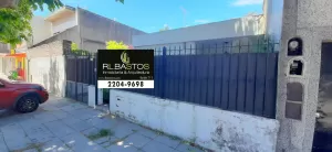 HERMOSA CASA DE 3 AMB CON COCHERA Y AMPLIO LOTE