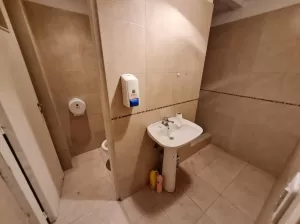 LOCAL CON SALA PARCIALMENTE INSONORIZADA EN PALERMO