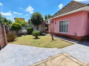 Hermosa casa tipo Chalet sobre Alsina, Barrio Santa Ana Glew