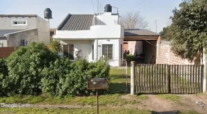 Comoda casa sobre Candido Lopez 3348, Glew