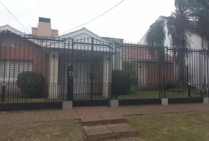 PROPIEDAD DE CATEGORIA EN VILLA SARMIENTO