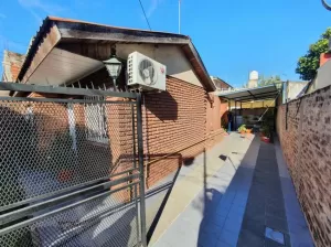 CASA PH FRENTE 3 AMB CON ENTRADA DE AUTO Y PATIO J L SUAREZ