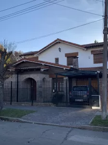 Villa Ballester s/ J. V. Gonzalez Impecable Chalet 5 Amb.