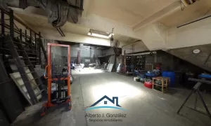Galpón con vivienda en J. L. Suarez