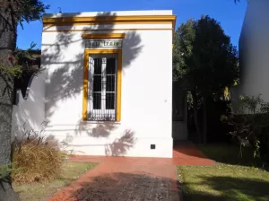 Venta de casa de cuatro ambientes en Haedo Chico