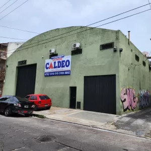 GALPÓN 670 M²
