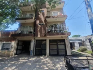 DEPARTAMENTO 3 AMB CON BALCON CONTRAFRENTE CASEROS