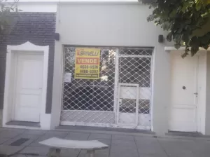 Venta de casa con tres locales en Haedo Norte