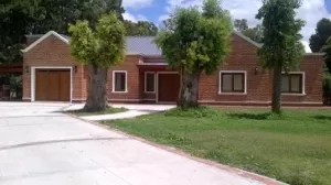 Chalet en Barrio Cerrado Altos del Carmen, Cañuelas.