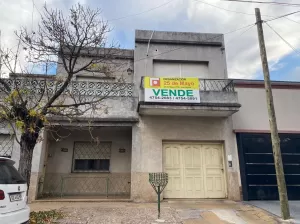 PH amplio, 3 ambientes, con patio, lavadero,