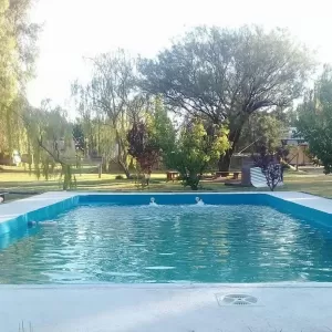 HERMOSO COMPLEJO DE 22.000 METROS CON CINCO CABAÑAS