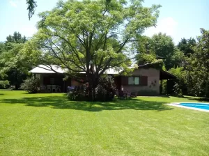 EXCELENTE CHALET EN LOS CARDALES