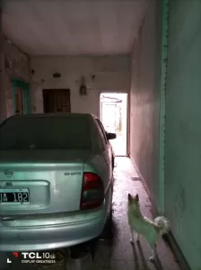 VENTA CASA CON LOCAL DE 4 AMBIENTES A REFACCIONARV.SARMIENTO