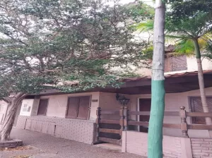 Triplex de cinco ambientes en venta en Haedo Norte