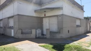 IMPORTANTE CASA EN ESQUINA