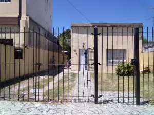 Dos casas en mismo lote ideal para inversores