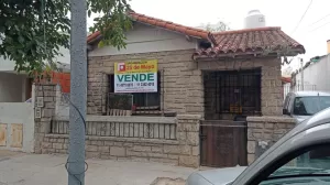 Casa en venta sobre lote de 8.66x42.60