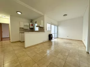 Departamento de 2 ambientes con vestidor y balcon
