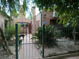 VENTA - CASA EN BARRIO ESCRIBANO CON DEPTO INDEPENDIENTE