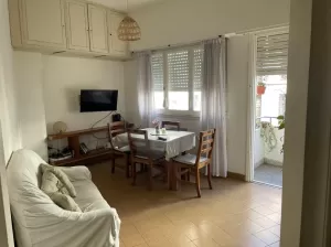 Departamento 2 Ambientes al Frente con Balcón