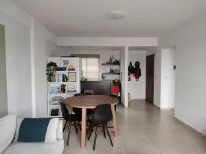 DEPARTAMENTO DOS AMBIENTES CON COCHERA Y TERRAZA PROPIA
