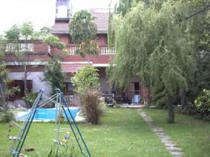 CASA SOBRE LOTE PROPIO CENTRO DE BALLESTER