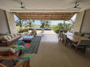 Hermosa casa con alberca privada y vista al campo de golf