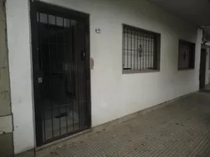 DEPTO AMPLIO EN BUEN ESTADO HOMERO Y RIVADAVIA. BAJAS EXPENS