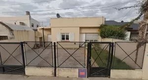 Excelente Casa a una cuadra de la estacion de Glew.