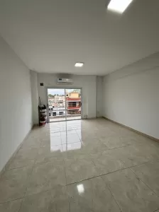 Departamento 3 amb. al frente con balcón