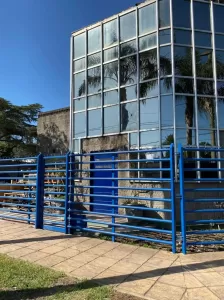 EXCELENTE EDIFICIO MULTIPROPOSITO EN VENTA SOBRE AMPLIO LOTE