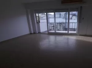 3 ambientes dos baños 60 m2  balcón al frente
