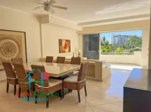 Terraza con vista a los jardines y albercas