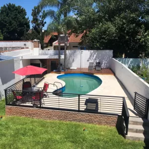 CHALET 4 AMB CON PARQUE Y PISCINA